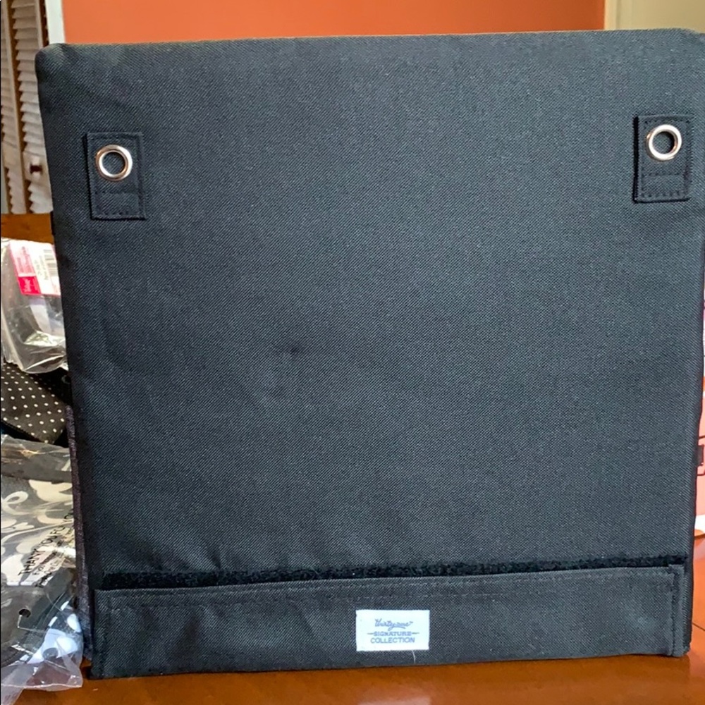 Organizer - Picture 2 of 2